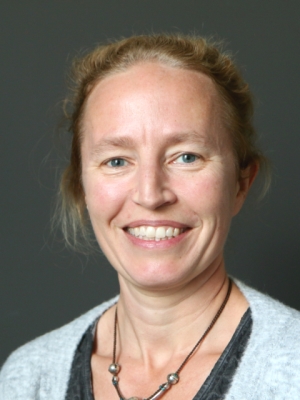 Dr.  Meike Akveld